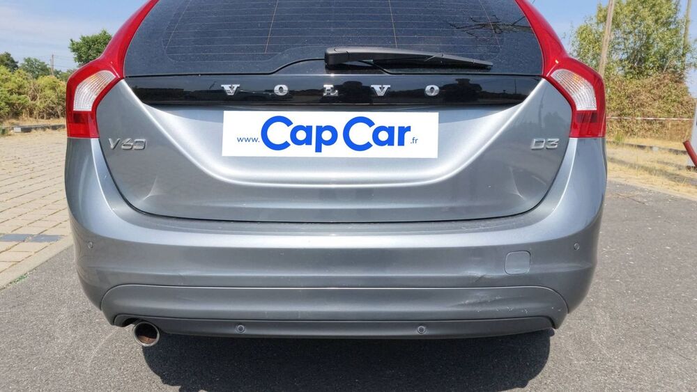 V60 2.0 D3 150 Geartronic 8 Momentum Business 2017 occasion 69008 Lyon