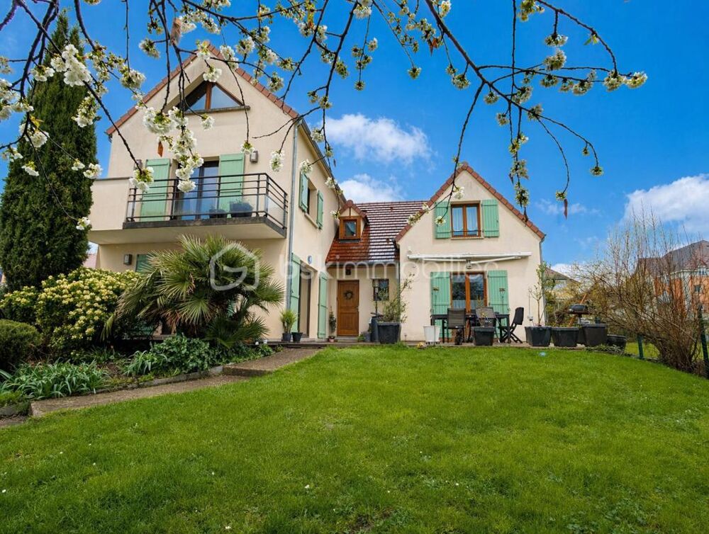 Maison familiale avec beau terrain arboré
