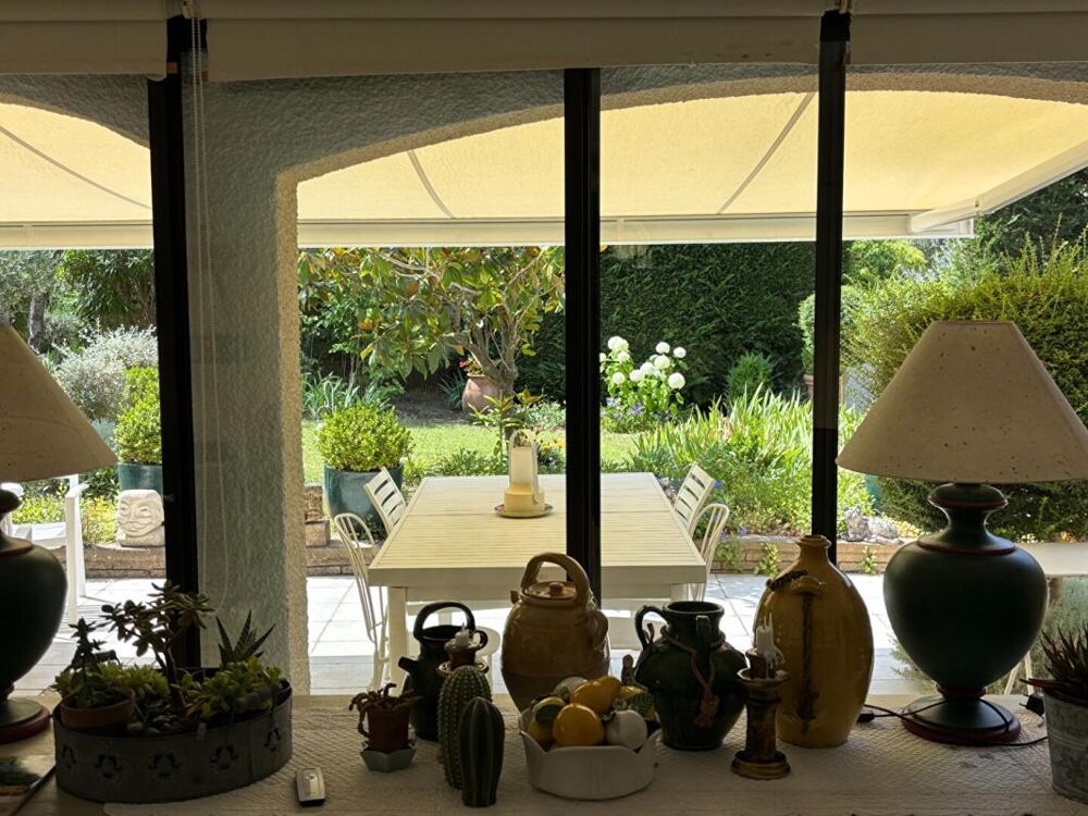 Vente Maison À Uzès, une maison au charme singulier dans un écrin de nature Uzes