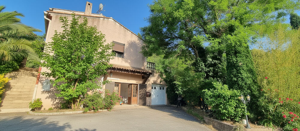 Vente Maison Villa traditionnelle 5 pièces 130m2 Garage et logement independant Draguignan
