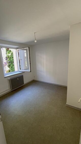  Appartement à louer 3 pièces 60 m²