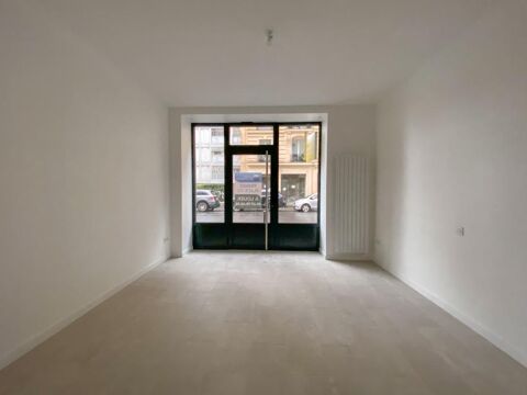 m&eacute;tro convention Boutique 24 m&sup2; 1284 75015 Paris