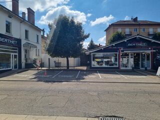  Immeuble à vendre 6 pièces 225 m²
