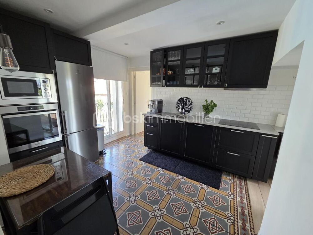 Vente Appartement SETE PROCHE CENTRE VILLE T3 DE 93 M² AVEC GARAGE de 46 m² TERRASSE ET JARDIN : VUE SUR LA VILLE Sete