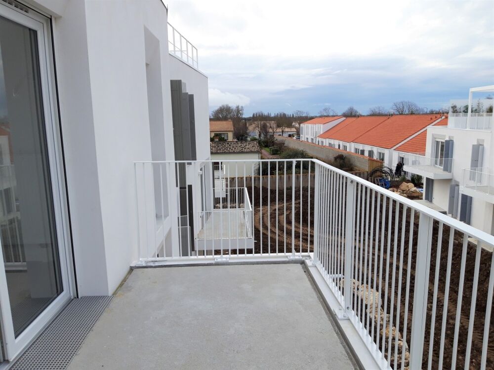 Beau T2 avec balcon et parking à AYTRE