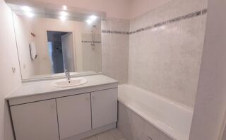  Appartement à louer 3 pièces 63 m²