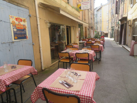   PIZZERIA au feu de bois/RESTAURANT au coeur du centre ville de RIEZ LA ROMAINE, au PAYS du VERDON 