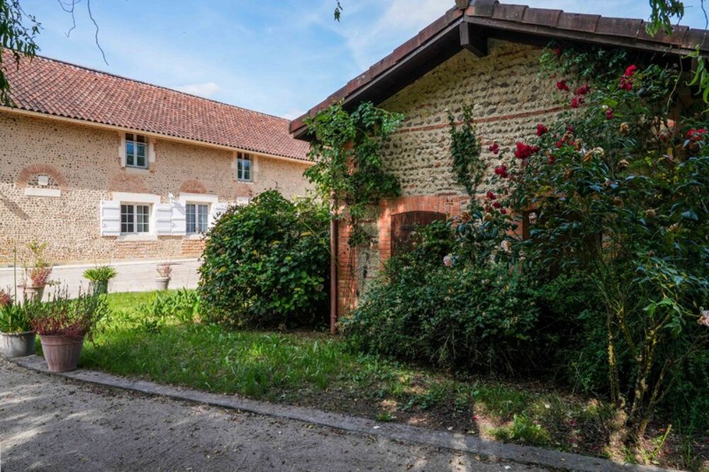 Vente Propriété/Château Propriété de Caractère et de charme proche de MONT DE MARSAN (40) - 430 M2 Habitables - Terrain 9000m2 environ Mont de marsan