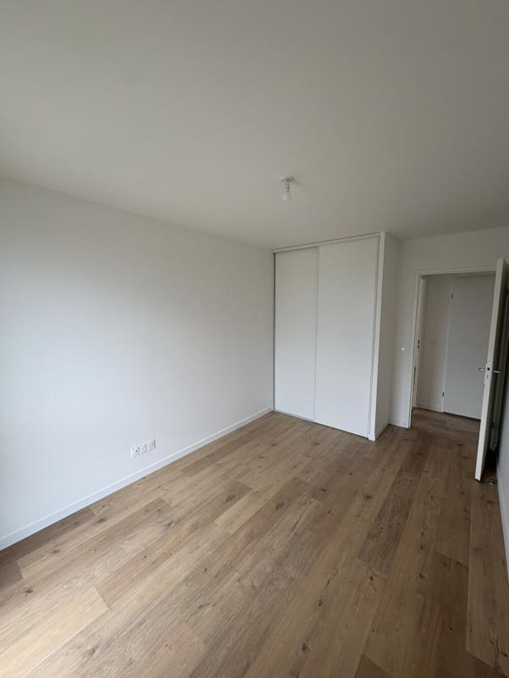 Vente Appartement 4 PIECES EN DERNIER ETAGE AVEC BALCON Morainvilliers