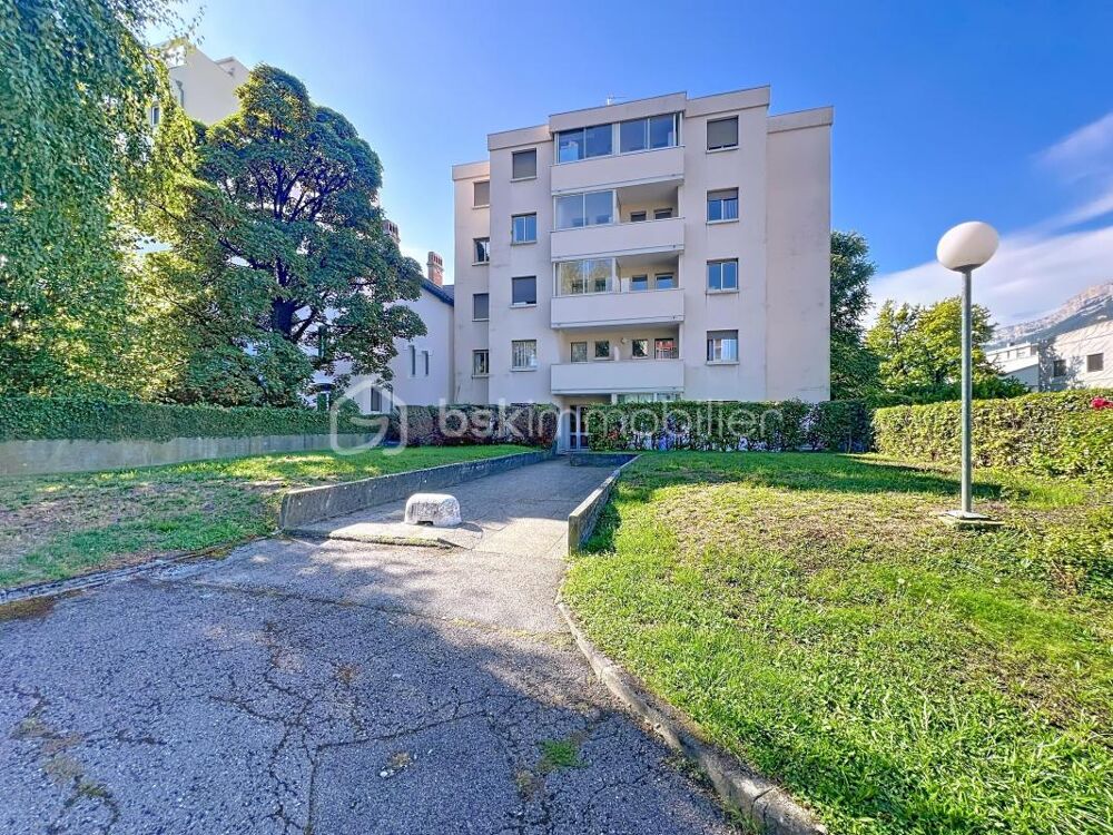 STUDIO de 28,80 m2 avec grande terrasse