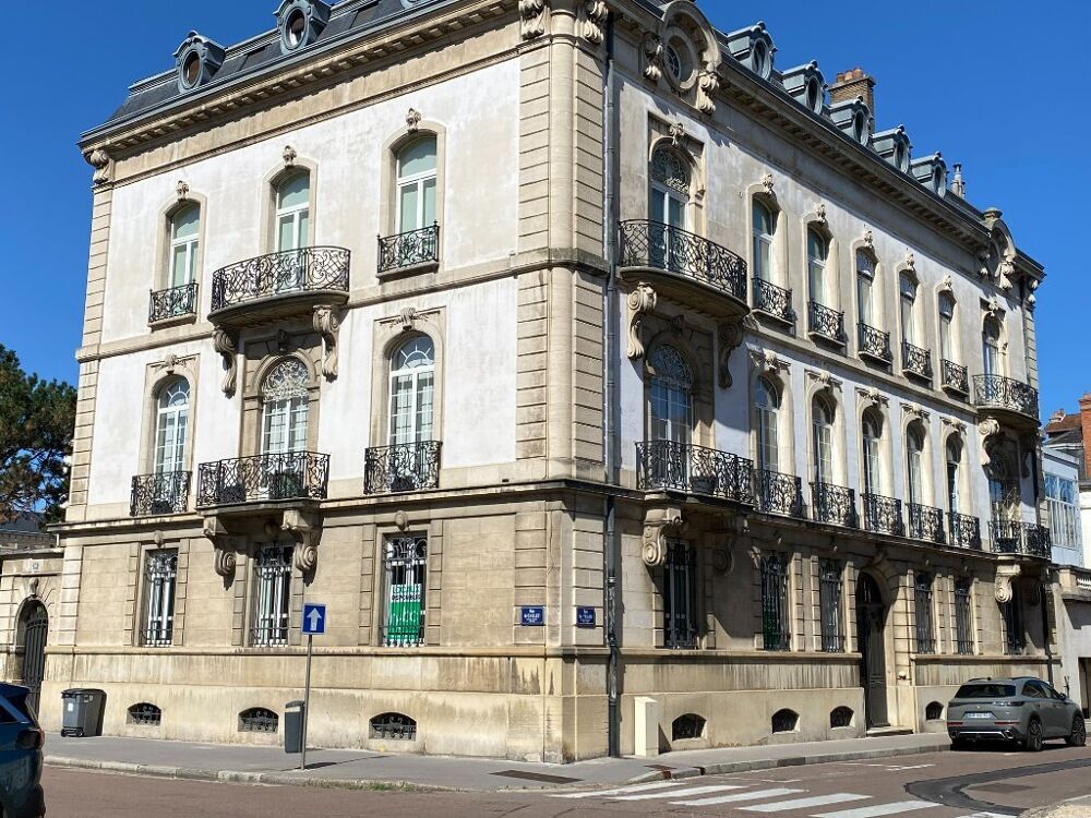   BUREAUX 