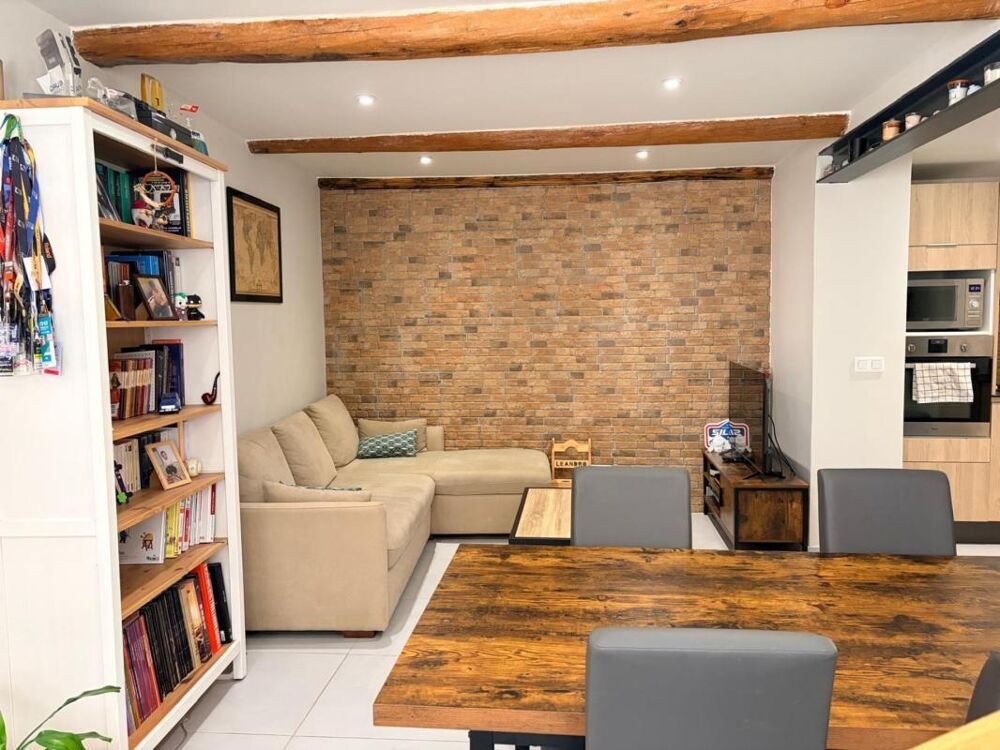 Vente Maison Maison de village 4 pièces rénovée avec garage à ROUSSET Rousset