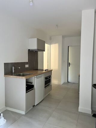  Appartement à louer 2 pièces 32 m²