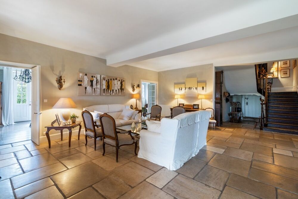 Maison à vendre 14 pièces SARE (64)