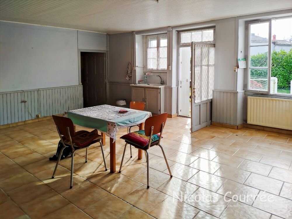 Maison à rénover  191 m²  Fort potentiel  Environnement calme SAINT VINCENT LA CHATRE (79)