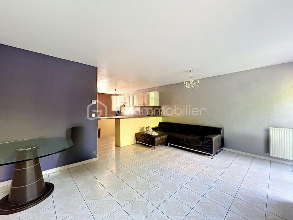 Vente Maison Maison à rénover avec jardin et garage – Savigny-le-Temple Savigny le temple