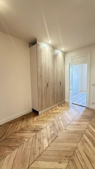  Appartement à louer 3 pièces 90 m²