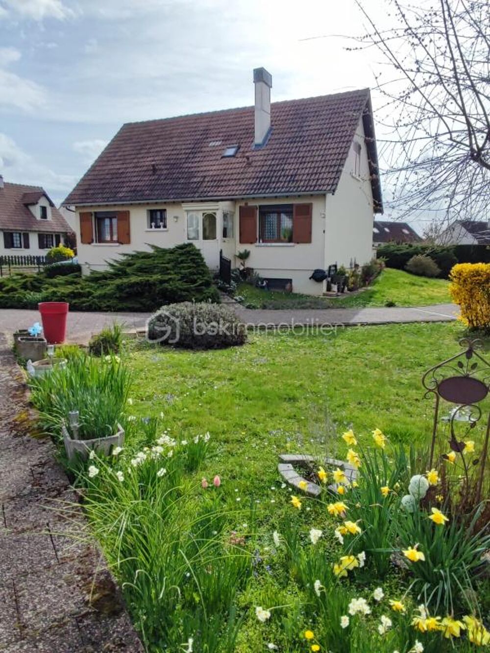 Vente Maison Superbe pavillon de 105 m² sur sous-sol avec jardin autour de la maison Saint clement