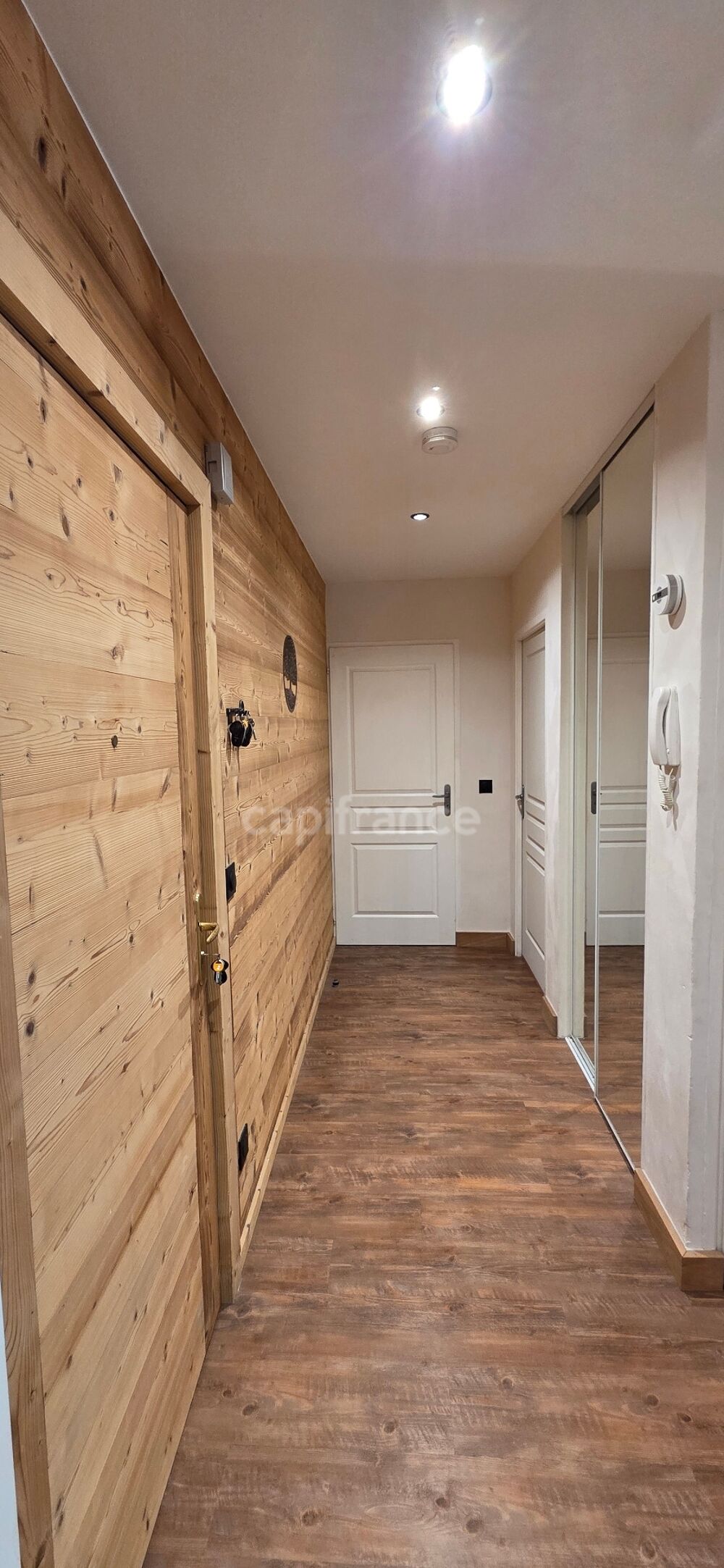 Vente Appartement À VENDRE – MAGNIFIQUE APPARTEMENT RÉNOVÉ À MAGLAND (74300) Magland