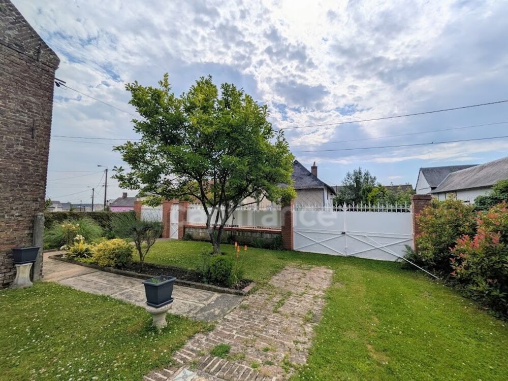 Exclusivité : Maison bourgeoise en briques de 81 m², jardin clos et dépendance  Terrain de 698 m², à BEAUCAMPS LE VIEUX