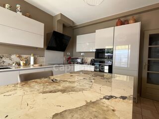  Maison � vendre 8 pi�ces 268 m�