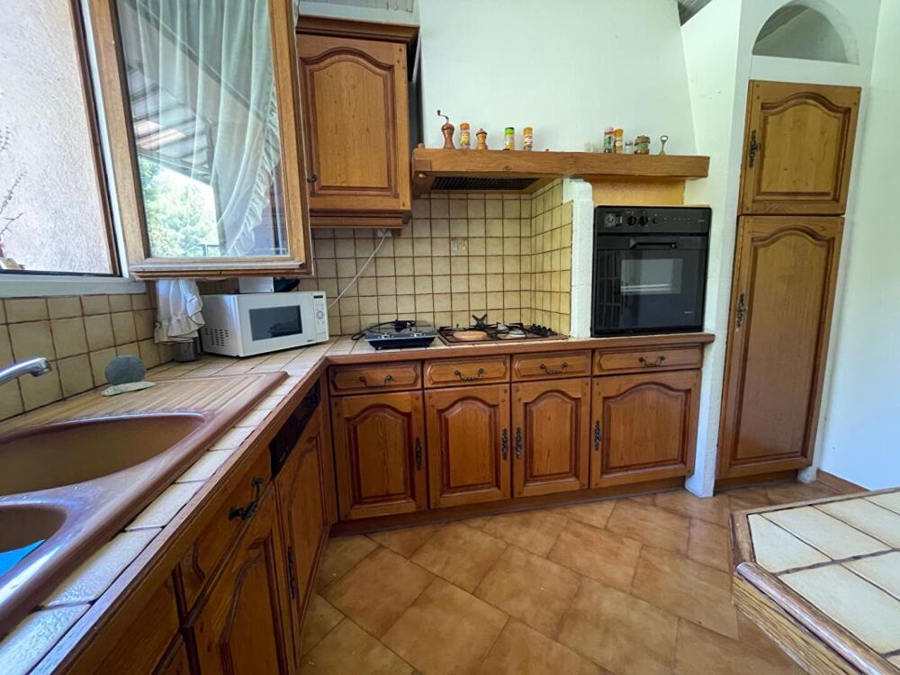Maison Le Beausset 4P de 91,34 m2 habitables, avec sous-sol, terrasse et jardin