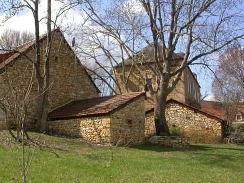   Superbe ensemble immobilier en pierre entre Quercy et Prigord Maison - 7 pice(s) - 240 m