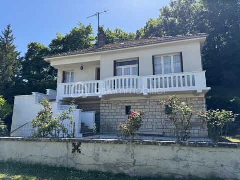   Maison � fort potentiel sur 2 246 m� de terrain sans vis-�-vis � Grenier am�nageable + studio ind�pendant � � 35 km de Troyes Maison - 4 pi�ce(s) - 83 m�