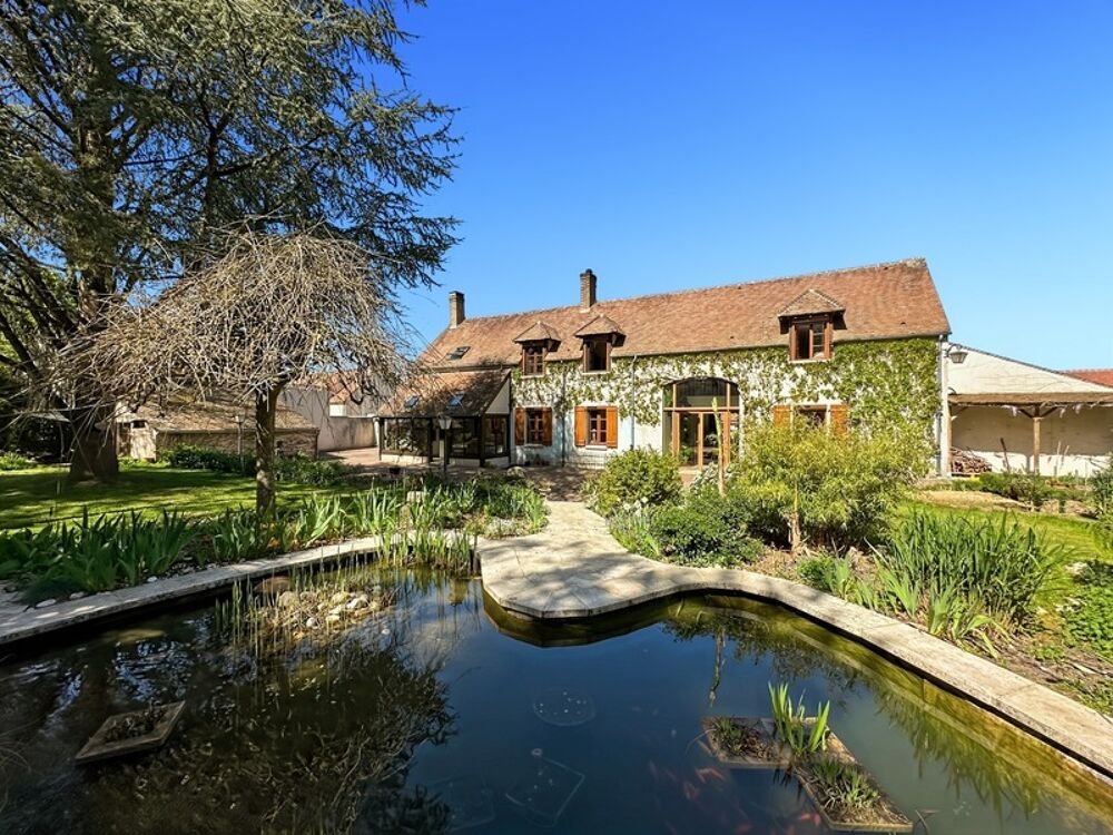 Maison 6 pièces 220 m² · à La Madeleine sur Loing · 220 m² · 525 000 €