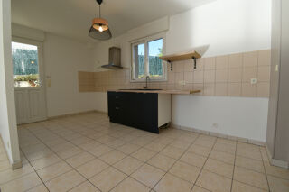 Vente Maison RARE À DOMFRONT-EN-POIRAIE – MAISON 4 CHAMBRES AVEC JARDIN ET GARAGE Domfront en poiraie