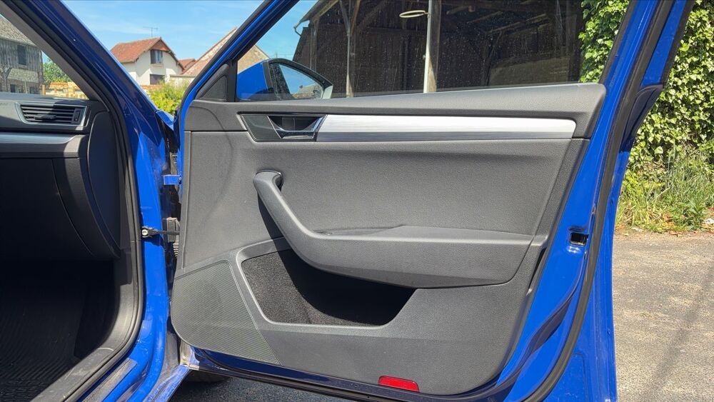 Superb III 2.0 TDI SCR 150 DSG7 Business - Automatique Entretien co 2021 occasion 28310 Janville En Beauce