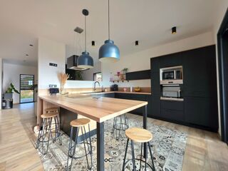 Vente Maison SALVIZINET, Maison plain-pied de 167 m² avec 991 m² de terrain Salvizinet