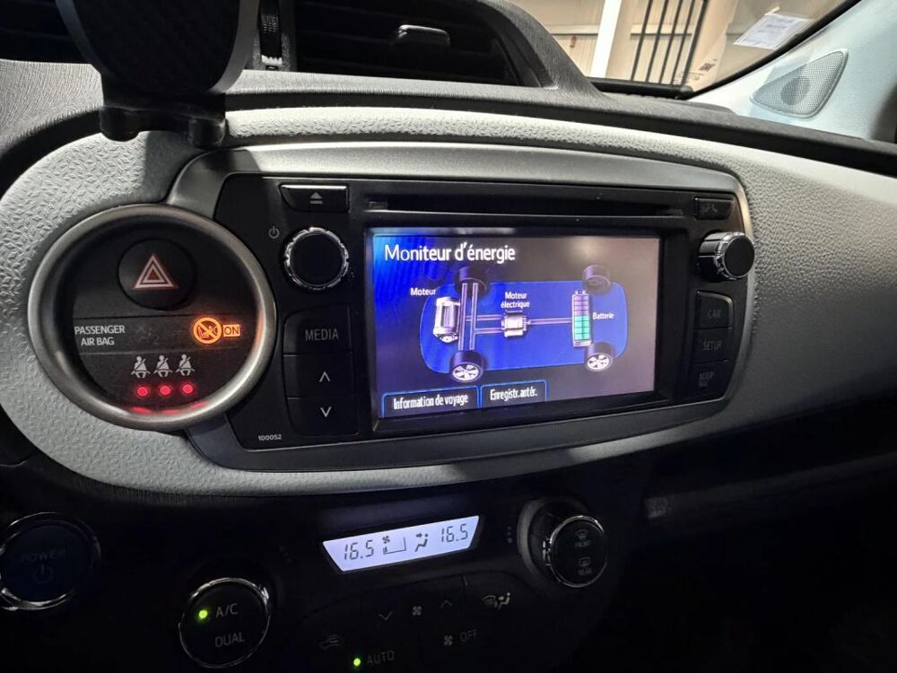 Yaris 1.5 VVTi 16V HSD Hybrid 100h E-CVT 75 cv Bo&icirc;te auto 2014 occasion 85190 Venansault