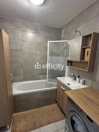  Appartement  vendre 4 pices 77 m