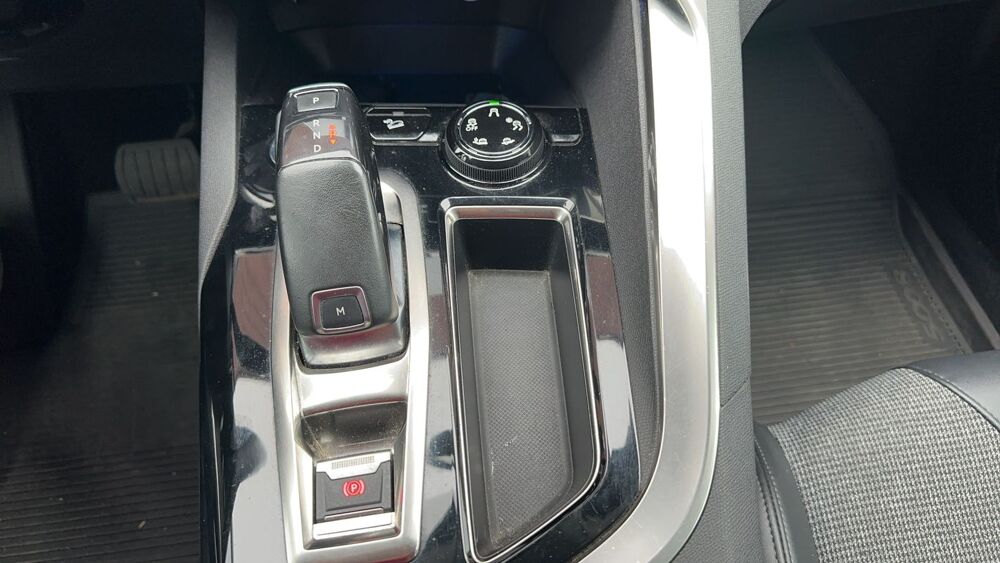 5008 II 1.6 PureTech 180 EAT8 Allure - 7 places Automatique 2018 occasion 78800 Houilles