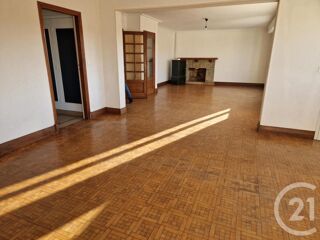  Maison à louer 8 pièces 194 m²