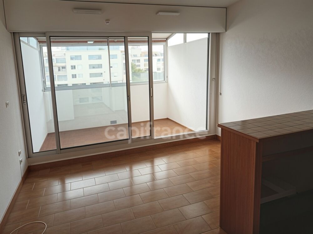 ? INVESTISSEMENT MALIN À SÈTE ? Studio lumineux avec vue marina, loggia et climatisation dans le quartier très recherché des Qui