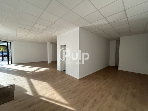 Disponible de suite - Local commercial spacieux en basse ville de Boulogne 1600 62200 Boulogne sur mer