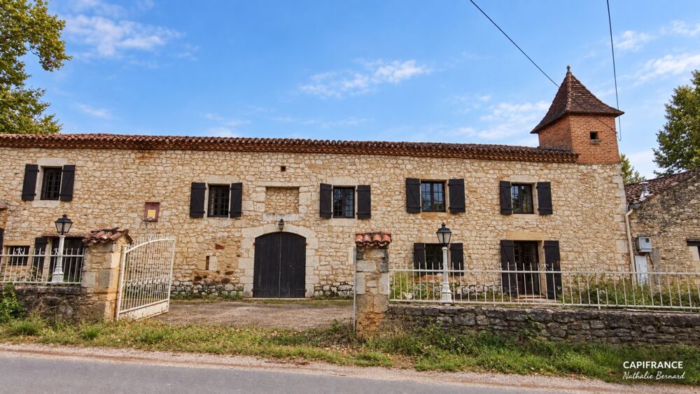 FUMEL  ENSEMBLE IMMOBILIER EN PIERRE À RÉNOVER SUR PRÈS DE 2 HA