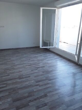  Appartement à louer 3 pièces 56 m²