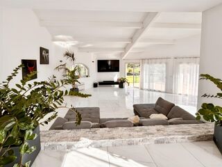  Villa à vendre 7 pièces 244 m²
