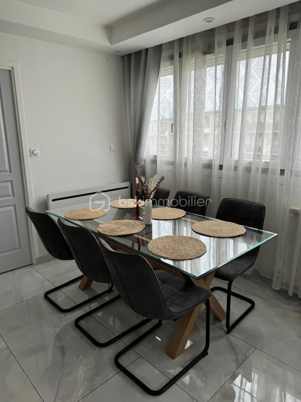 Appartement T3 Rénové  57 m² A LES PAVILLIONS SOUS BOIS