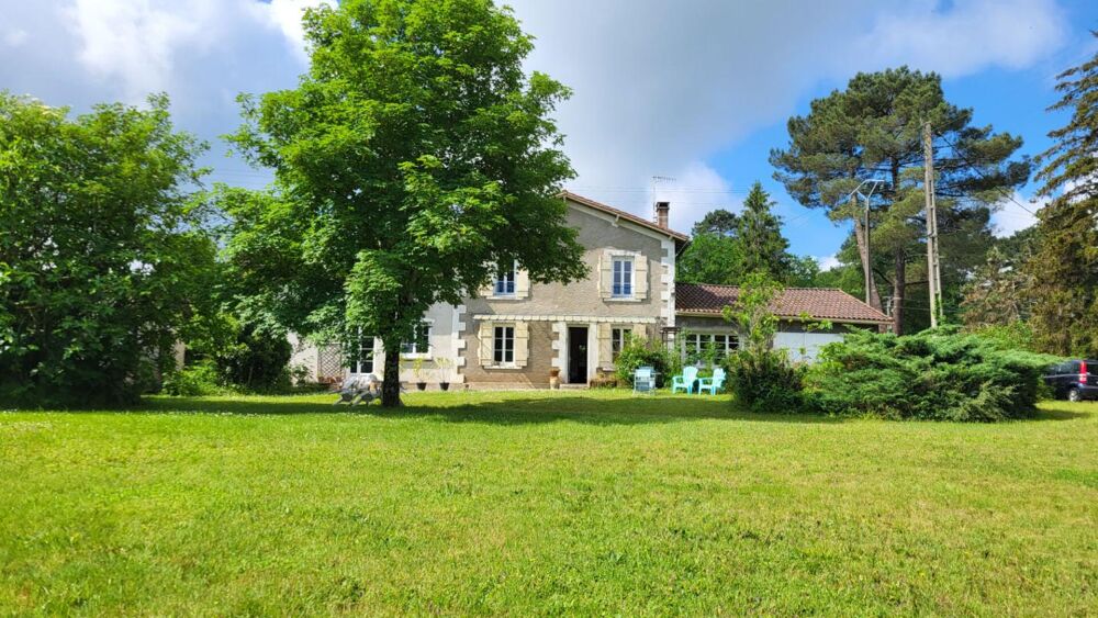 24400 Mussidan quartier calme maison de 142 m² 6 pièces 3 chambres dépendances sur 3764 m2