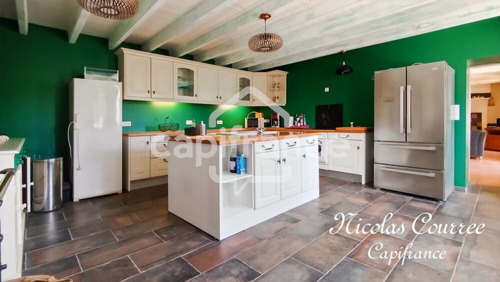 Maison 5 pièces 202 m² · à Chef Boutonne · 202 m² · 205 800 €