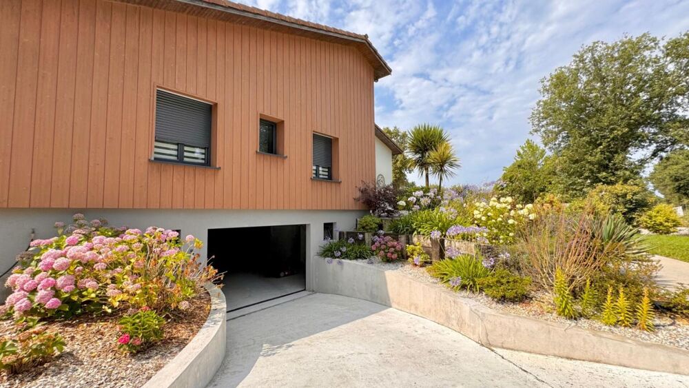 VILLA SUR VASTE SOUS-SOL DE 100 m² !