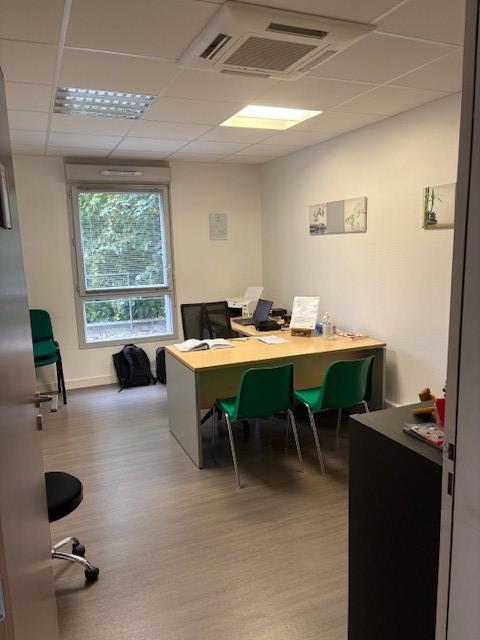 BOURG-EN-BRESSE - Cabinet m&eacute;dical 402 01000 Bourg en bresse