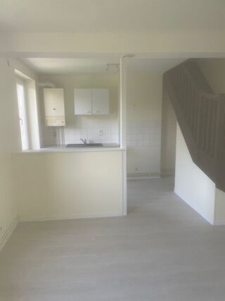  Appartement à louer 4 pièces 70 m²
