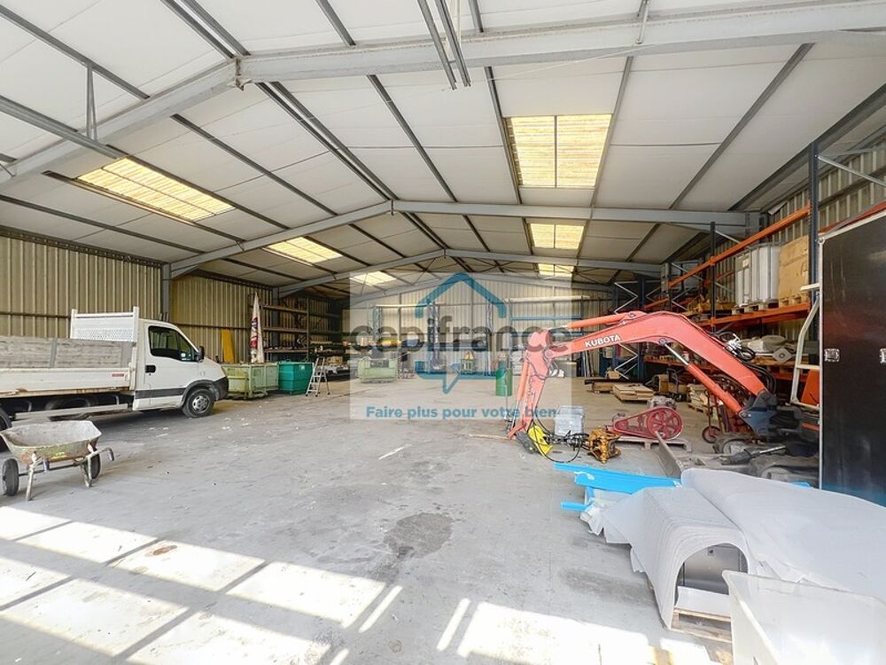   Local artisanal à louer MONTMELIAN (73) - 1 132 m² avec cour et parking Montmelian
