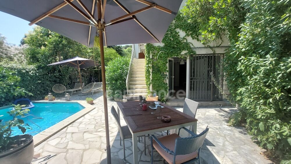 Maison avec studio indépendant et piscine  Cadre exceptionnel  Villeneuve-lès-Avignon