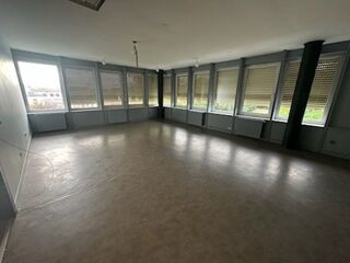  Appartement � louer 4 pi�ces 115 m�